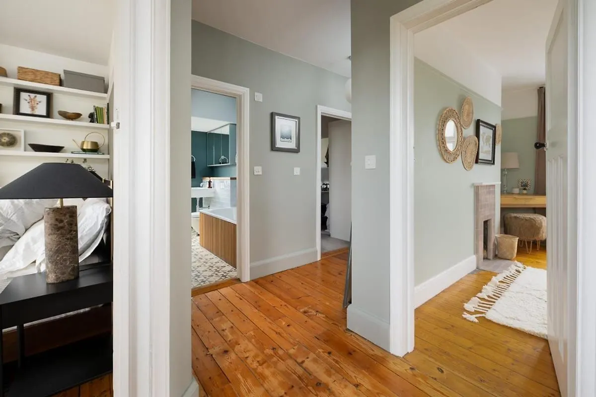 Cambridge Skylit Serenity: Family-Friendly Retreat Дом отдыха Кембридж