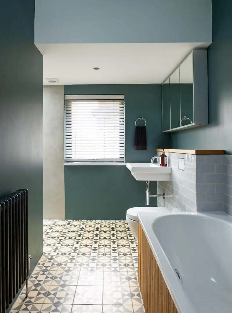 Cambridge Skylit Serenity: Family-Friendly Retreat Дом отдыха