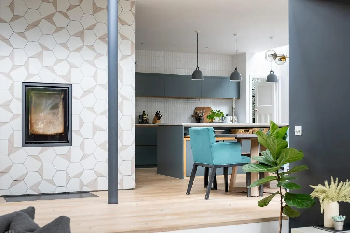 Cambridge Skylit Serenity: Family-Friendly Retreat 0*, Кембридж Великобритания